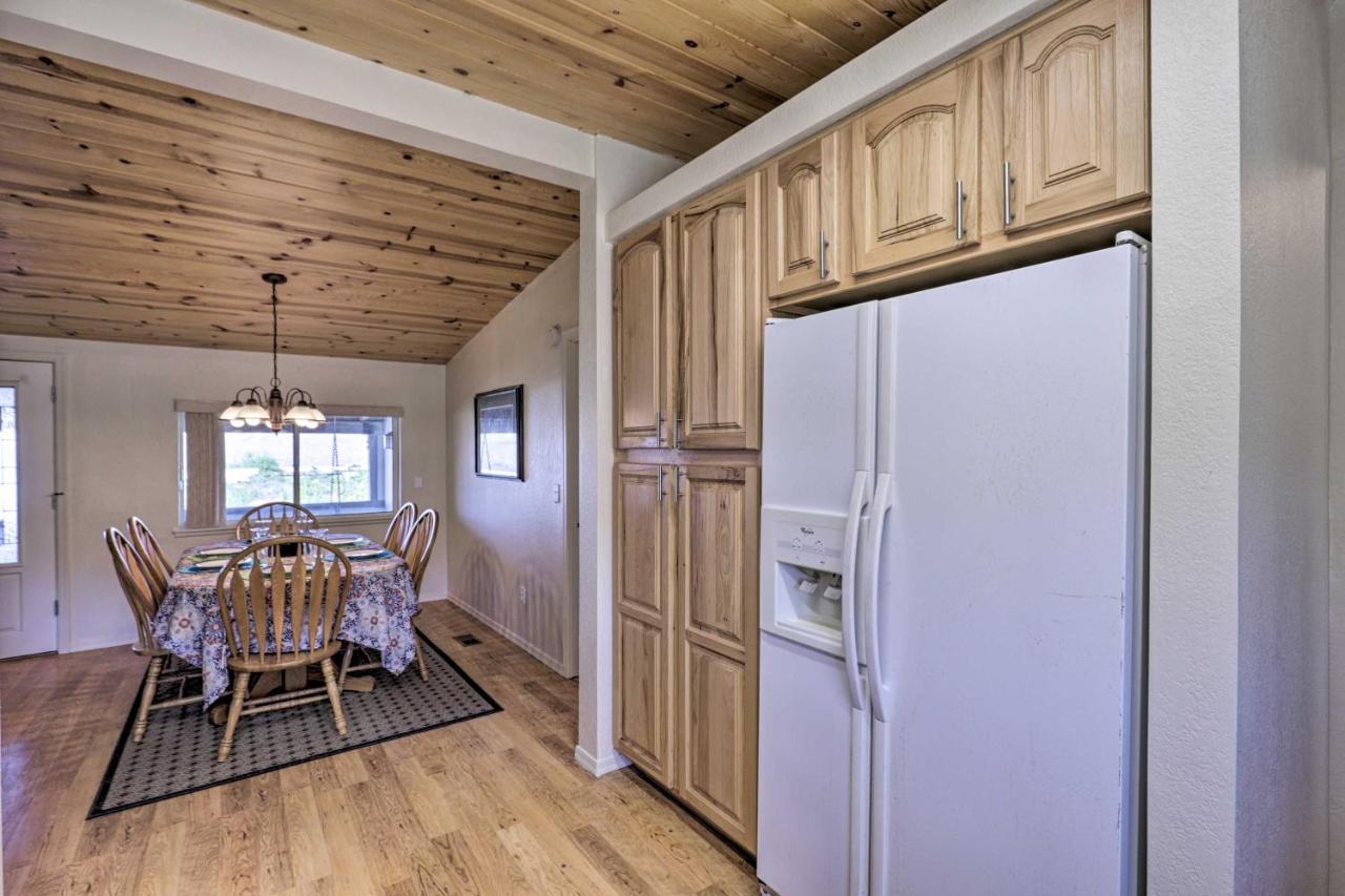 Rustic Bullhead City Retreat With Porch And Views Экстерьер фото